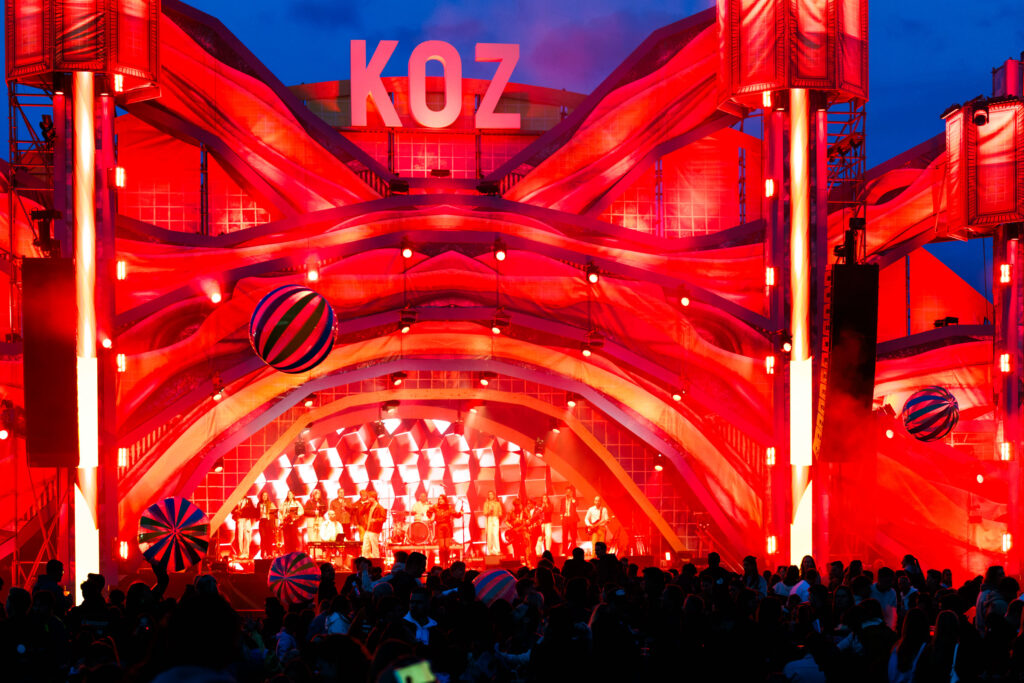 Cantusband Cantuccini op het rode podium van KOZ-Cantus